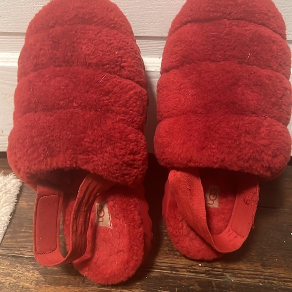 UGG Slippers - Picture 5 of 5